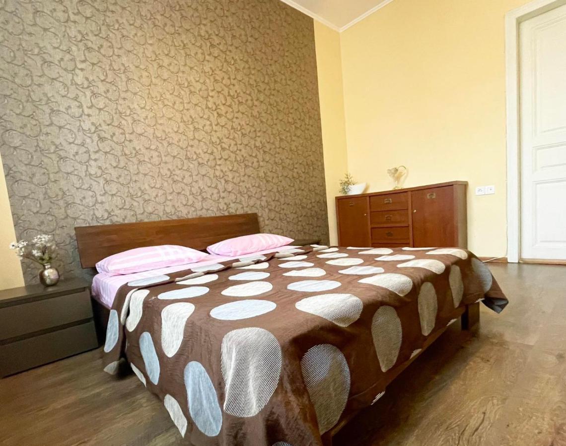 Крехівська 5,Апартаменти В Центрі, Дві Спальні Lviv Bagian luar foto