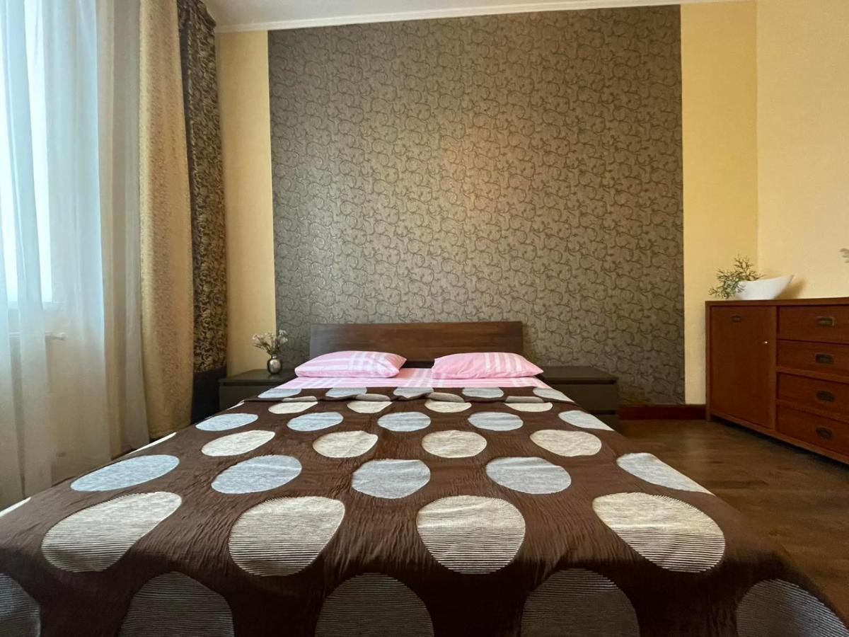 Крехівська 5,Апартаменти В Центрі, Дві Спальні Lviv Bagian luar foto