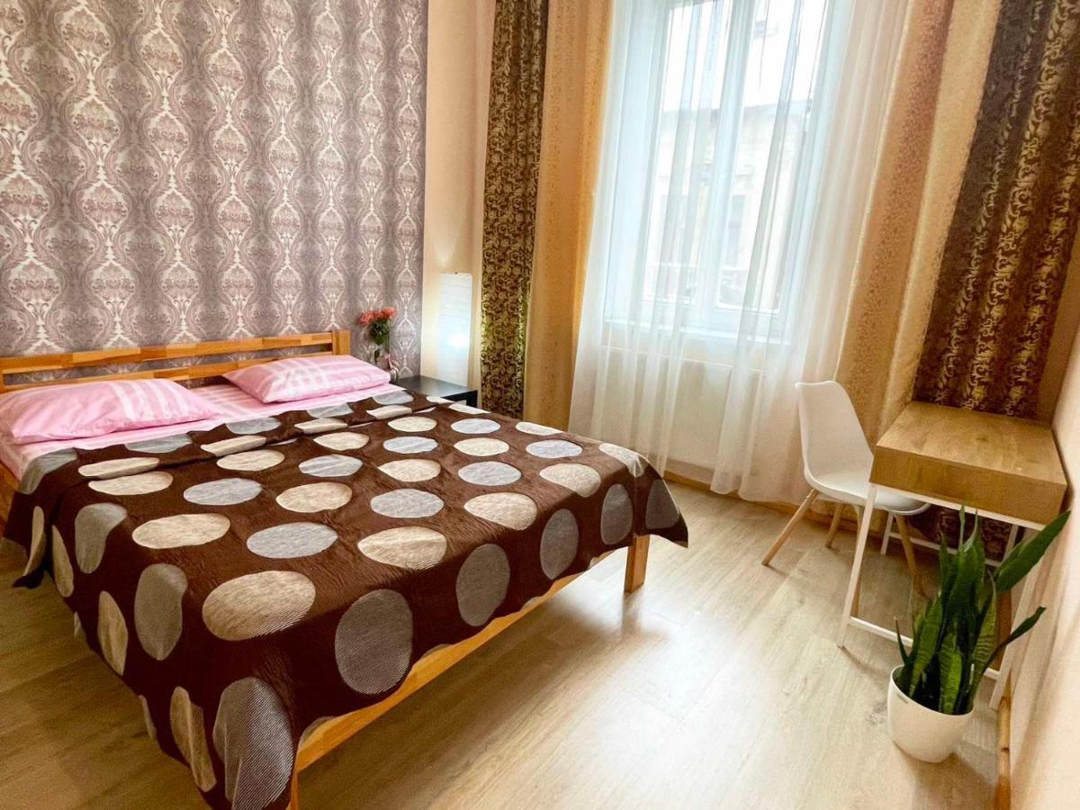 Крехівська 5,Апартаменти В Центрі, Дві Спальні Lviv Bagian luar foto