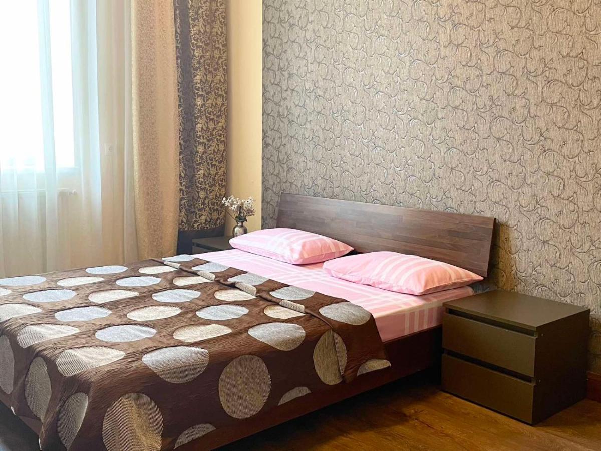 Крехівська 5,Апартаменти В Центрі, Дві Спальні Lviv Bagian luar foto