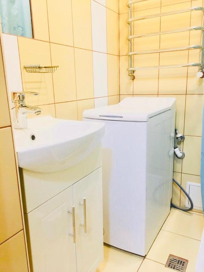Крехівська 5,Апартаменти В Центрі, Дві Спальні Lviv Bagian luar foto